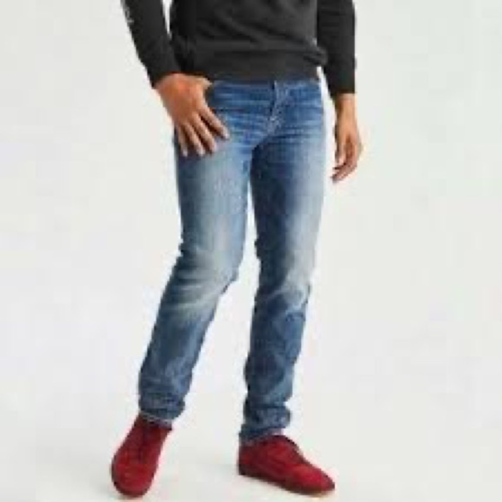American Eagle Men’s Slim Straight Blue Jeans, size 28x32